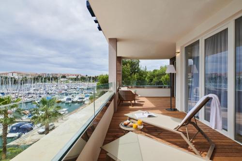 Suite with Balcony and Sea View