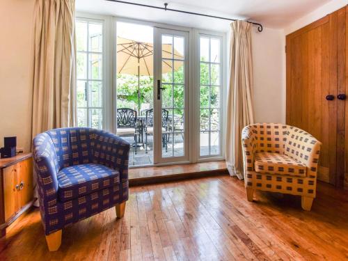 Cotswold Cottage - image 9
