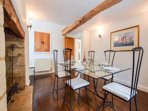 Cotswold Cottage - image 4
