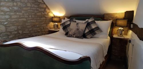 The Kings Arms Hotel - image 10