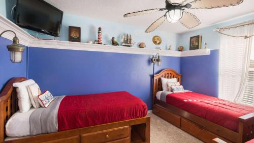Mickeys Maingate Mansion - image 13