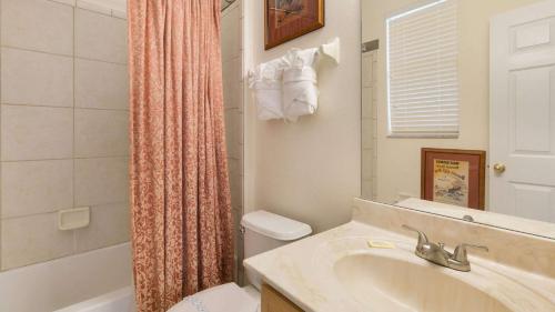 Mickeys Maingate Mansion - image 13