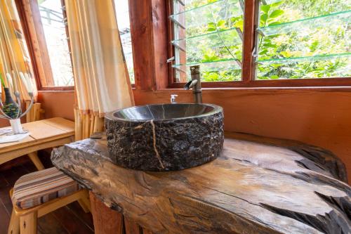 Skats, Rushaga Gorilla Camp in Kisoro