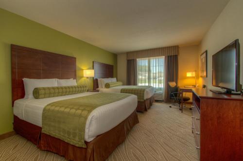 Cobblestone Inn & Suites - Holyoke - Tap to explore photos