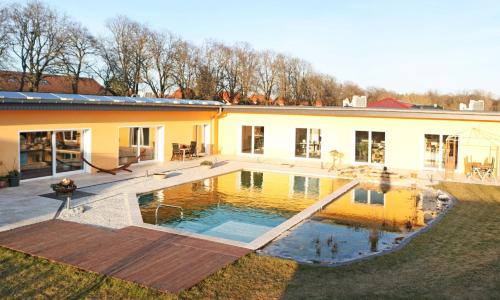 Hotelli välisilme, Ferienhaus zum Imker in Velten
