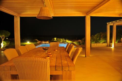 Amatu Villa (Jupiter) in Lefki