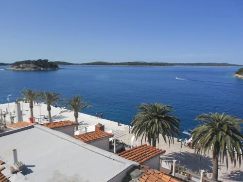 3 A beautiful apartment with a sea view