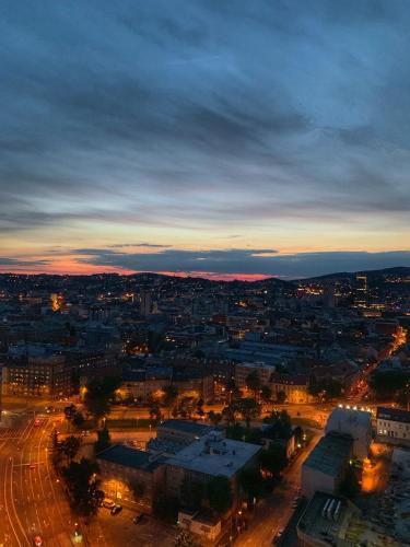 Apartments in Panorama City on 25th floor - amazing view close to Old town