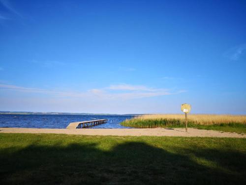 Boddenhus auf Rugen - Ferienwohnungen und Pension 3.8km von Am Bodden entfernt