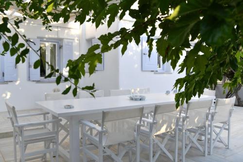  Villa ZEOS on Ambelas Beach, Paros, Pension in Paros bei Paros