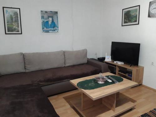 společenská místnost / TV salónek, Danica House in Kavadarči