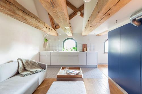 2 twin beds, 1 sofa bed