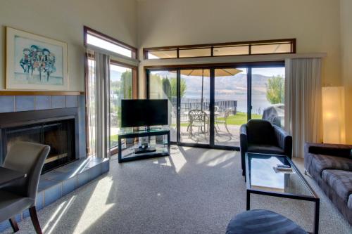 Lake Chelan Shores