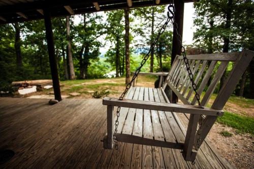 Nolichuckey Bluffs Bed & Breakfast Cabins