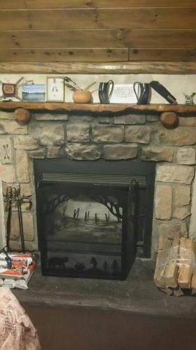 Castle Wood Theme Cottages- COUPLES ONLY - image 7