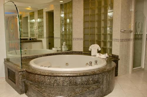 Hotel Cuba – Mexico City, CT