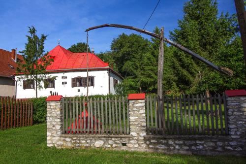 Vén Diófa Kúria - Accommodation - Balaton