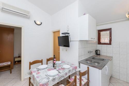 Apartments Miroslava - image 2