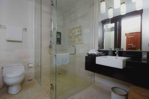 Beachfront Estate Sanur - Sixteen Kejora