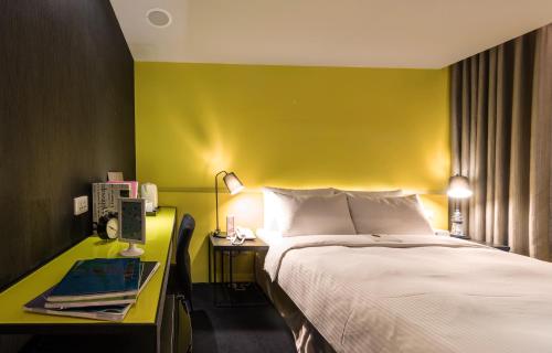 Standard Double Room (No Window) image 3