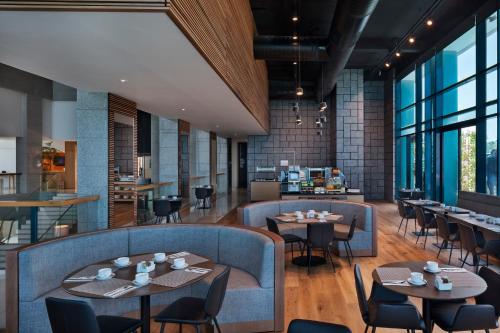 Restaurante, Herbert Samuel Okeanos Suites Herzilya in Herzliya