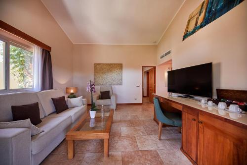 Pula Suites Boutique Resort - image 7