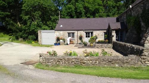 Riverside Cottage 10 Mins To Beach, , North Wales