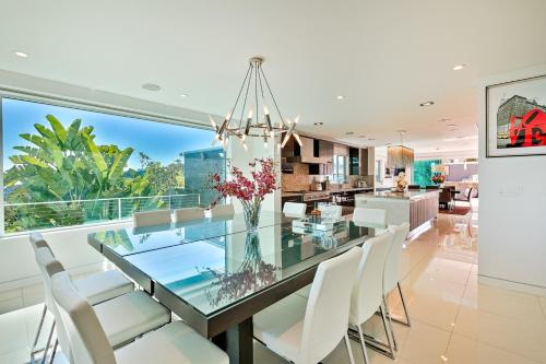Villa Genesis-HOLLYWOOD ESTATE WITH STUNNING VIEWS in Los Angeles, USA