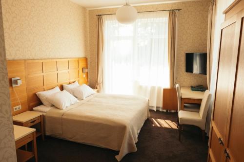 Superior Double or Twin Room image 4