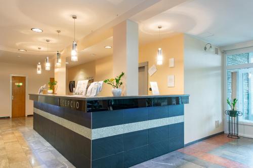 Front desk [24-hour]