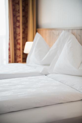 Deluxe Double or Twin Room with Balcony