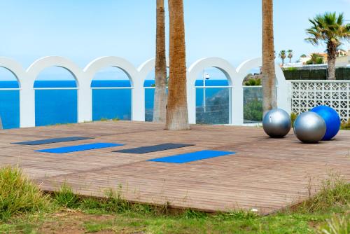 Atlantic Holiday Hotel - image 9