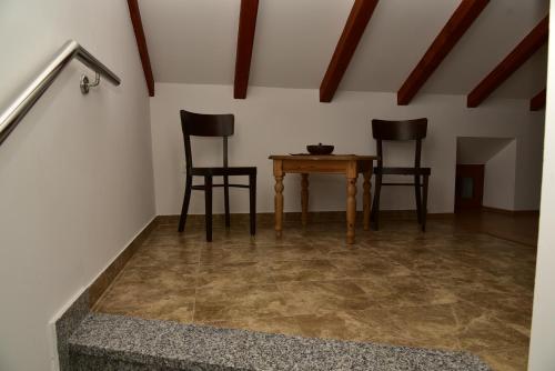 Apartment with Terrace image 5