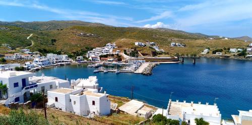 Fantastic View Kythnos suites & studios