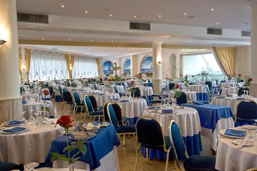 Restaurant, Sant Alphio Garden Hotel & SPA in Giardini Naxos