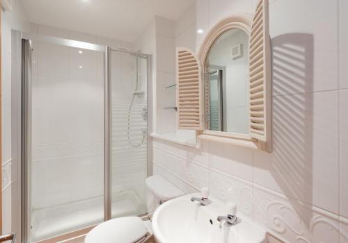 The Botanist Apartment Edinburgh Old Town 2 Bedroom Lift Parking previously The Parkgate Residence - image 7