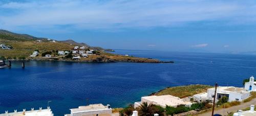 Fantastic View Kythnos suites & studios