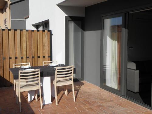 One-Bedroom Apartment with Terrace