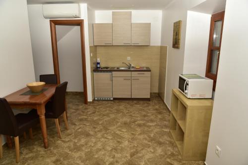 Apartment with Sea View image 8
