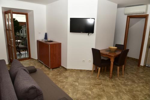 Apartment with Sea View image 5