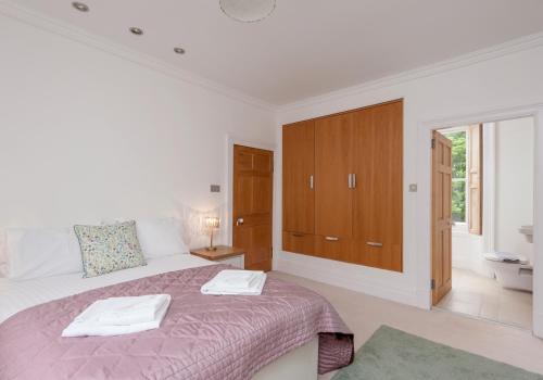 The Lochside House Residence - image 4