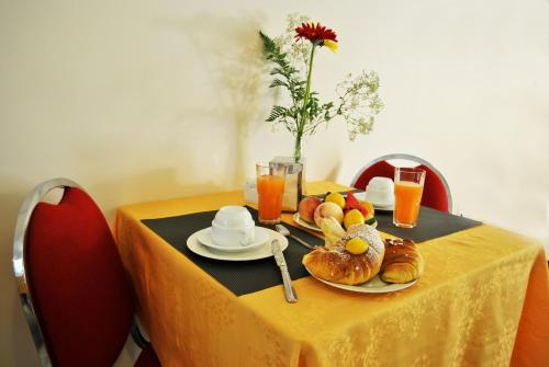 Hotel Columbia - image 4