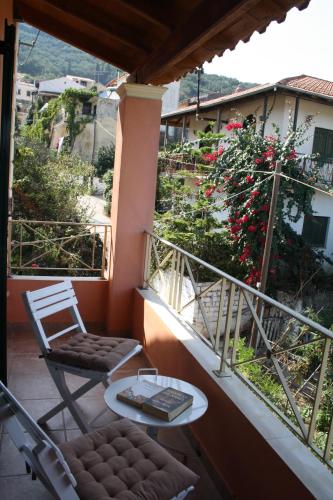  Nitsas house with panoramic view in Ágios Matthaíos