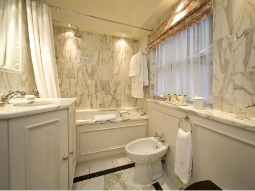 20218493 Milestone Hotel Kensington