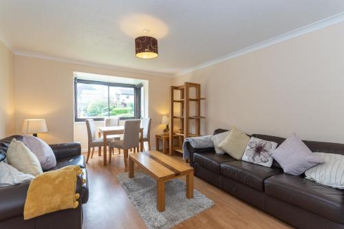 Central House St Andrews, Sleeps 8