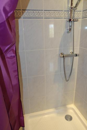 Twin Room with Shower