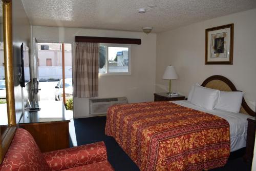 Valley Hotel - image 4