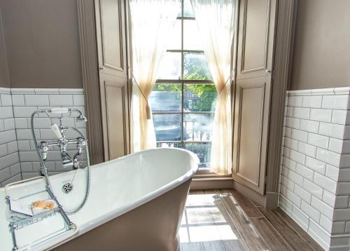 Bathroom, The Raeburn in Stockbridge