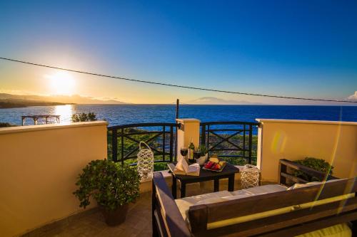 Kondarini Sea View Villa, Just 290m from the beach, by ZanteWize – khách sạn tại Tragaki