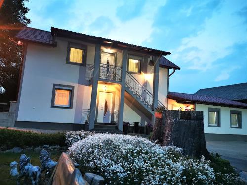  Guesthouse Samolov, Pension in Vrhovine